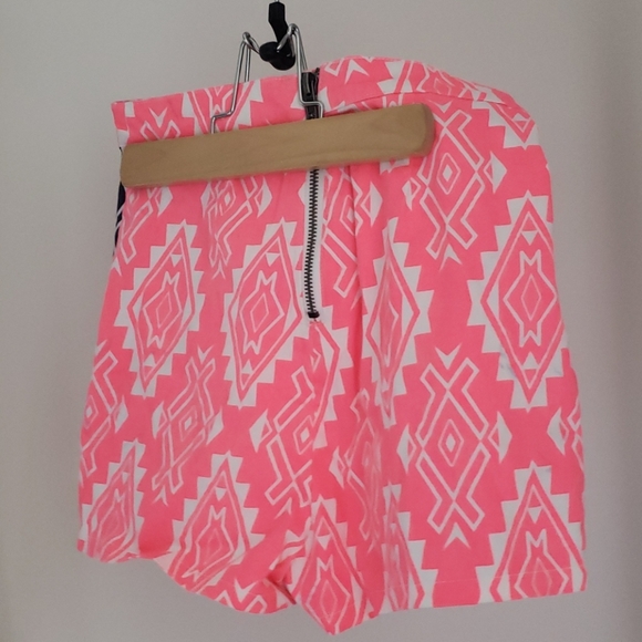 ❣️ FINAL SALE 🤍 XS Neon tribal shorts - Picture 3 of 5